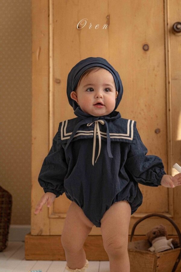 D03E5A47-EAB2-46BA-A2A5-62C8F93BF3A3 〖預購〗牛奶海軍領舒柔洋裝