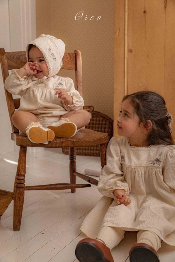 D7489AF2-DD97-4A6E-963E-80BFF44D922E 〖預購〗艾瑪蝴蝶暖暖洋裝