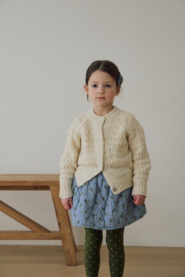 DA2EEFFD-EDCD-46BA-B468-92864635F340 〖預購〗羽翼立體壓紋質感短裙