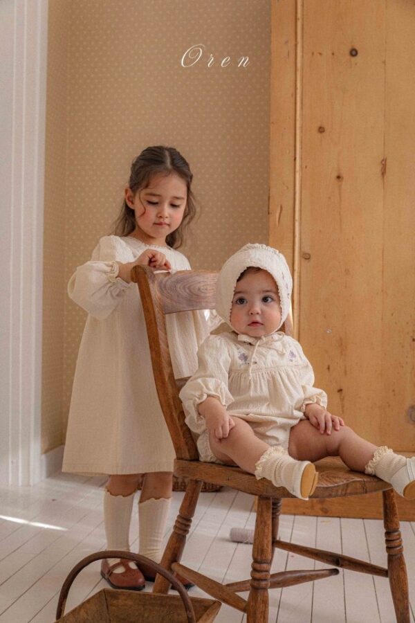 DC5D196A-81A7-418B-AD3E-AA90ADB47660 〖預購〗艾瑪蝴蝶暖暖洋裝