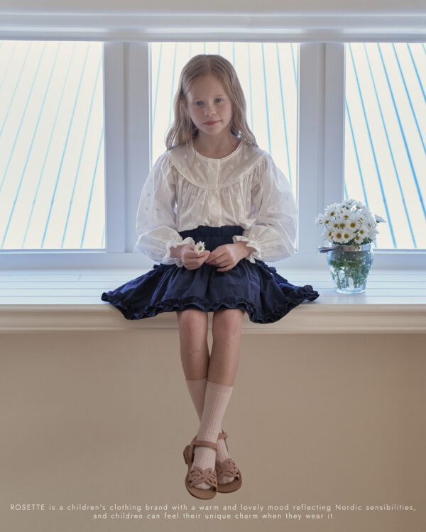 DD24EEA8-EBC5-40C1-890F-2CEDB835BED1 〖預購〗Maren 蕾絲邊飾質感襯衫