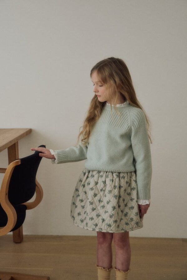 F3BB252D-7816-4797-88B2-CCDCDED6CD7A 〖預購〗Mie 羊絨感圓領上衣