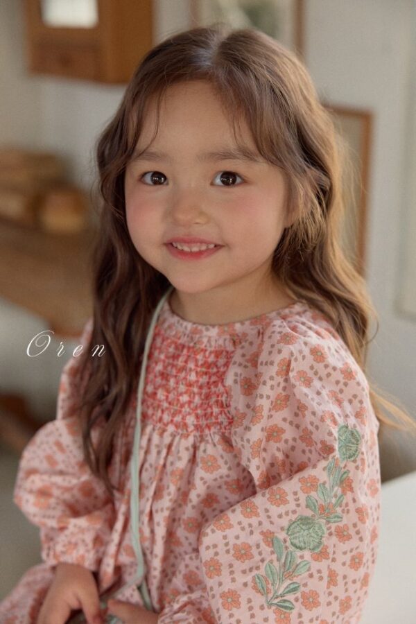 F93168CC-F9C5-4565-86E5-009F35BEDB83 〖預購〗 精靈雛菊摺皺洋裝 精靈雛菊摺皺洋裝