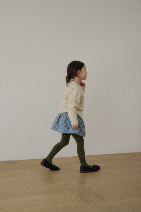 FA49149F-0890-44BC-8002-DE3BC9AA47B5 〖預購〗羽翼立體壓紋質感短裙