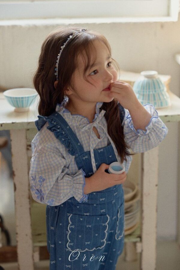 FDDDE172-673C-4E5B-BAB4-C16D51A1ABBB 〖預購〗Noir 刺繡襯衫