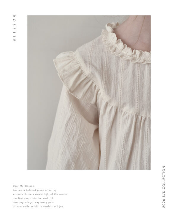 FFA7E6FA-E989-41F7-BC73-5562ADCFA15F 〖預購〗桃樂絲碎花漫漫雲朵感襯衫