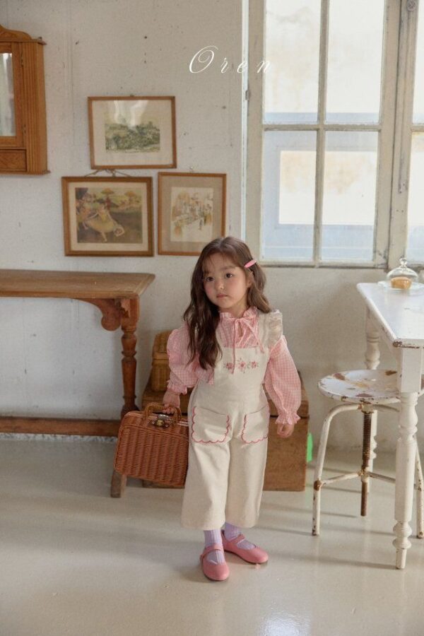 FFDE72D2-653B-4A5F-AF74-D24A24D89B44 〖預購〗鈴鐺口袋吊帶褲