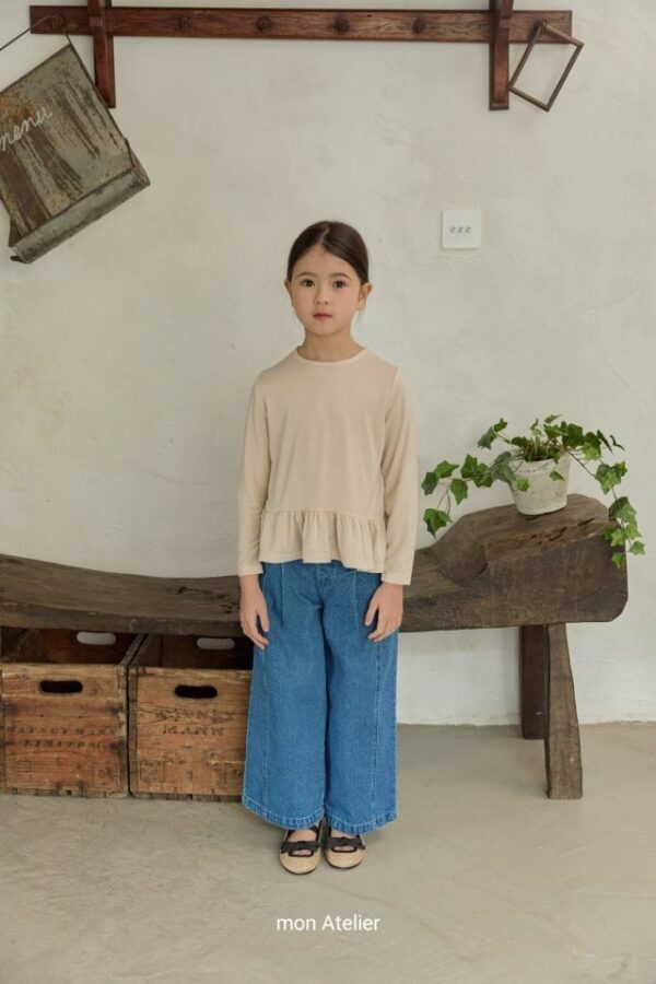 00180F15-26D8-4367-BF1F-BD9765764F05 〖預購〗棉糯感波浪飾邊親膚上衣