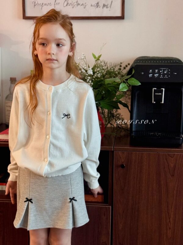 01A13F67-887A-45DA-BD3C-64687305AB9F_1_105_c 〖預購〗法式蝴蝶結刺繡針織衫