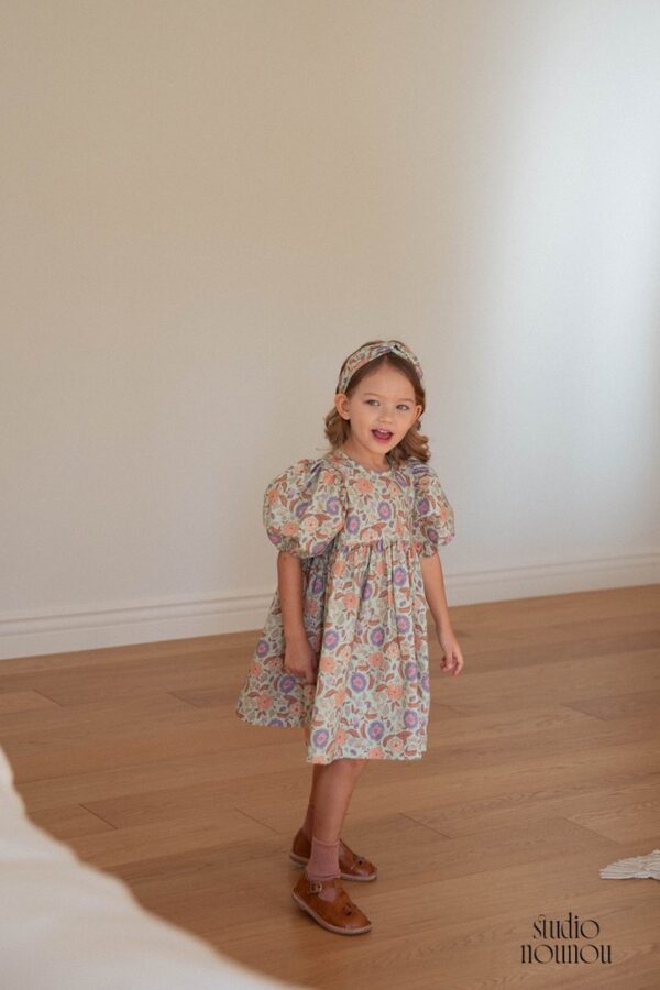 04347CDF-3972-4EB0-8BC9-78316496ECC5_1_105_c 〖預購〗花序流轉澎袖洋裝