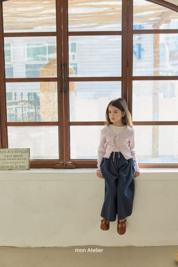 04BE24D5-EAE6-4B36-B77F-AB5E0C1D02E8 〖預購〗Roem 織夢蕾絲開襟外套