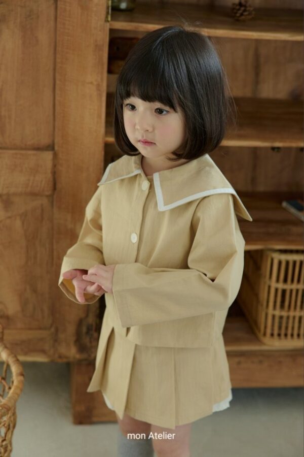 08CEB25A-74D3-4555-B221-E7FD8AB091F2 〖預購〗蔚藍漫步海軍領質感外套