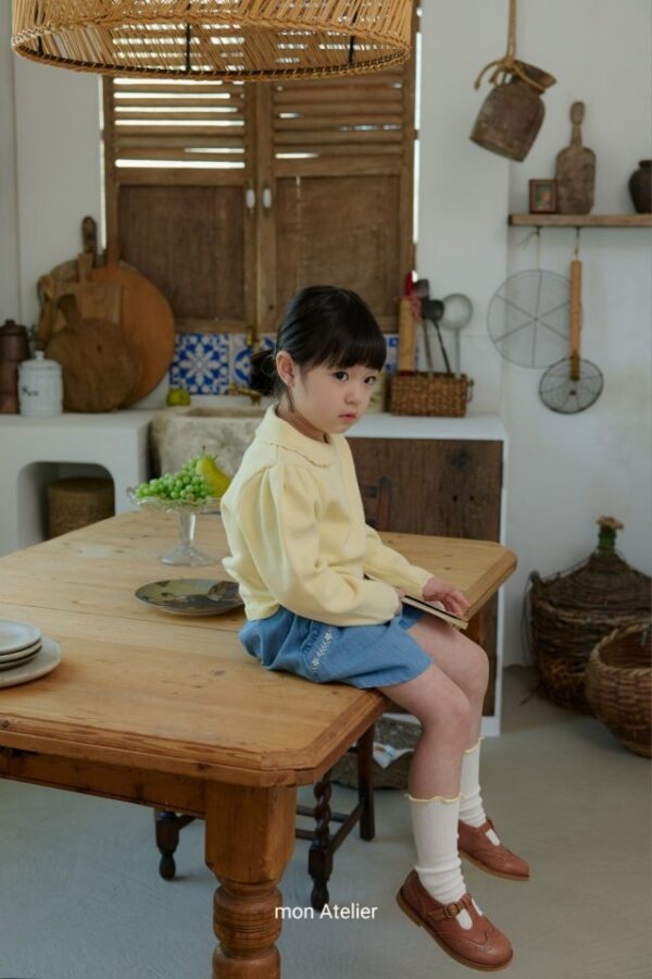 0A437CD1-23E2-48E6-A5CA-ACA6C5307565 〖預購〗傘狀水洗丹寧短褲