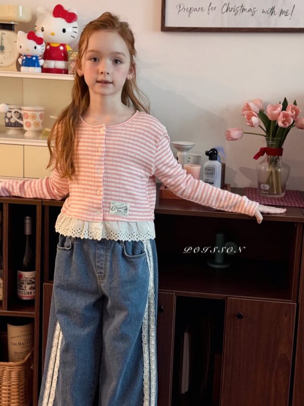 0B16E992-C4BF-4CFC-AAE3-DF8EDE9E935A_1_105_c 〖預購〗側邊蕾絲拼接質感休閒長褲