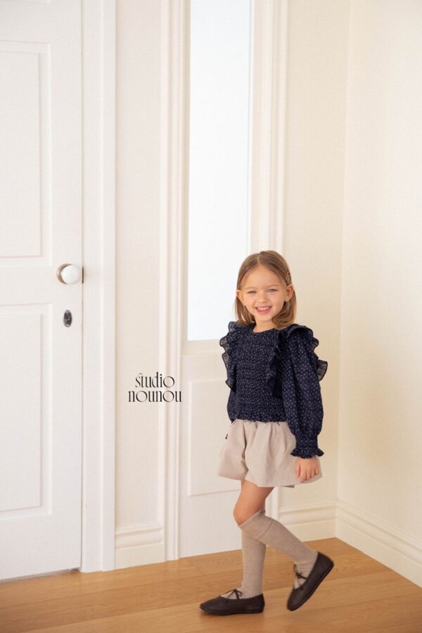 0E20309A-49A3-412D-A1B6-22651376D771_1_105_c 〖預購〗維也納華爾茲荷葉領上衣