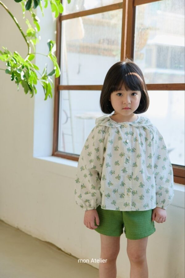 0E303AB3-D4F0-4EF6-A995-1D157B8EB6F3 〖預購〗花漾盛綻細膩上衣