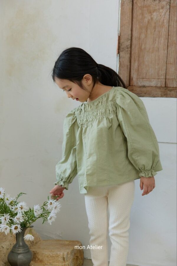 0F72F30B-340D-47BC-9214-B4C20EA000E3 〖預購〗抽褶雲朵寬鬆剪裁上衣