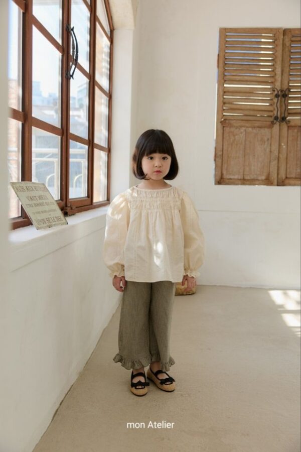 11FAD00A-D7F8-4C46-A13A-4AACD35192D5 〖預購〗抽褶雲朵寬鬆剪裁上衣