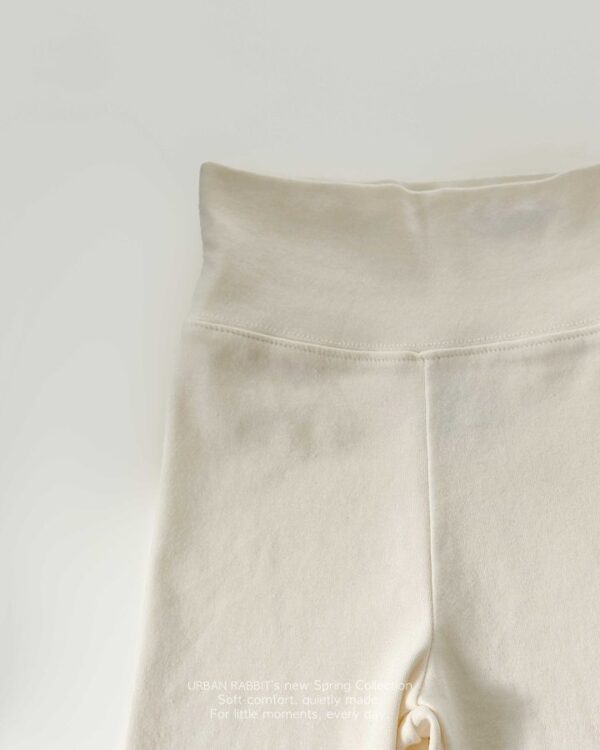 13E1BE56-89E1-4C17-AC5C-509AFADA1F42 〖預購〗律動感翻摺邊修身五分單車褲