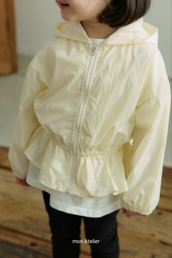 153870DD-CC96-4C5D-ADA6-22BA46BDBA62 〖預購〗清晨薄霧連帽外套