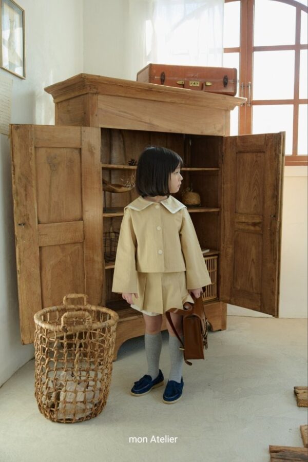 16AE480C-E7BC-416F-98C1-EC60D15AE7B3 〖預購〗蔚藍漫步海軍領質感外套