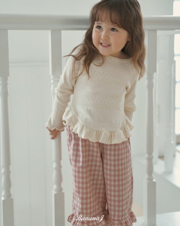 16DBD030-2213-4D0B-B038-A438BA46D396 〖預購〗羅倫柔霧感雙層荷葉邊上衣