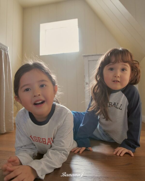 192D1300-014D-48E9-B9BD-5190BFA2FCFE 〖預購〗美式復古 60 號撞色棒球上衣