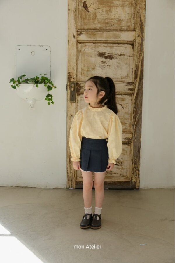 197A4338-9A92-43ED-B179-2879AF6C412E 〖預購〗格紋序曲荷葉飾邊復古襯衫