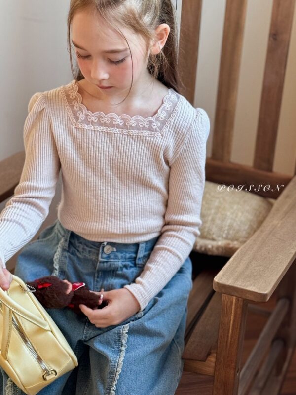 19C97A24-4DCE-482D-A4DB-265F72F036CF_1_105_c 〖預購〗立體側線剪裁率性寬腿牛仔褲