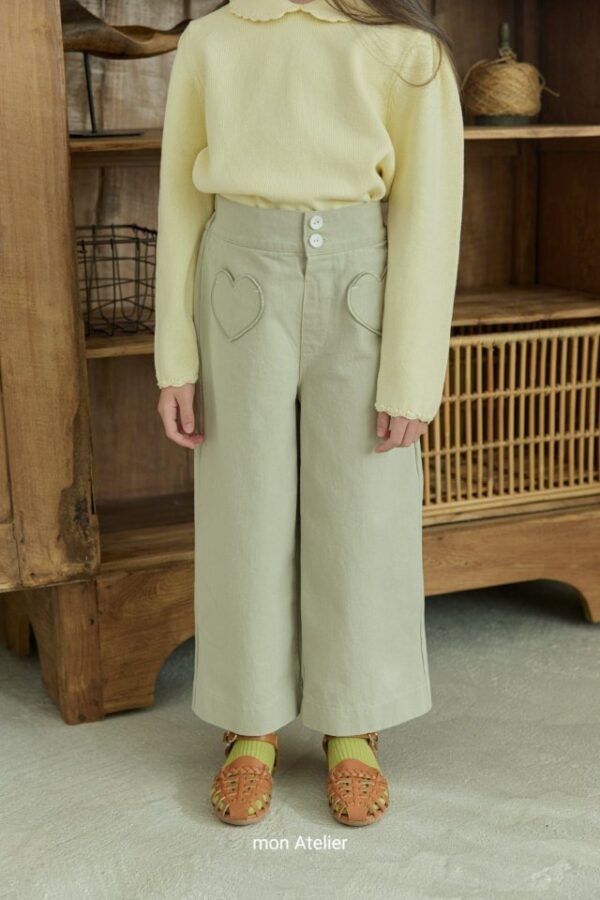 1B6DA810-0613-4249-ADA2-DCE772B120B7 〖預購〗愛心印記立體剪裁休閒長褲