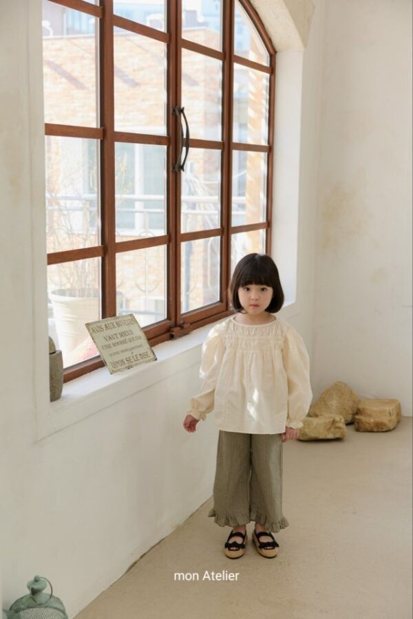 1D102C2E-E537-4064-809B-78E9665B929F 〖預購〗抽褶雲朵寬鬆剪裁上衣