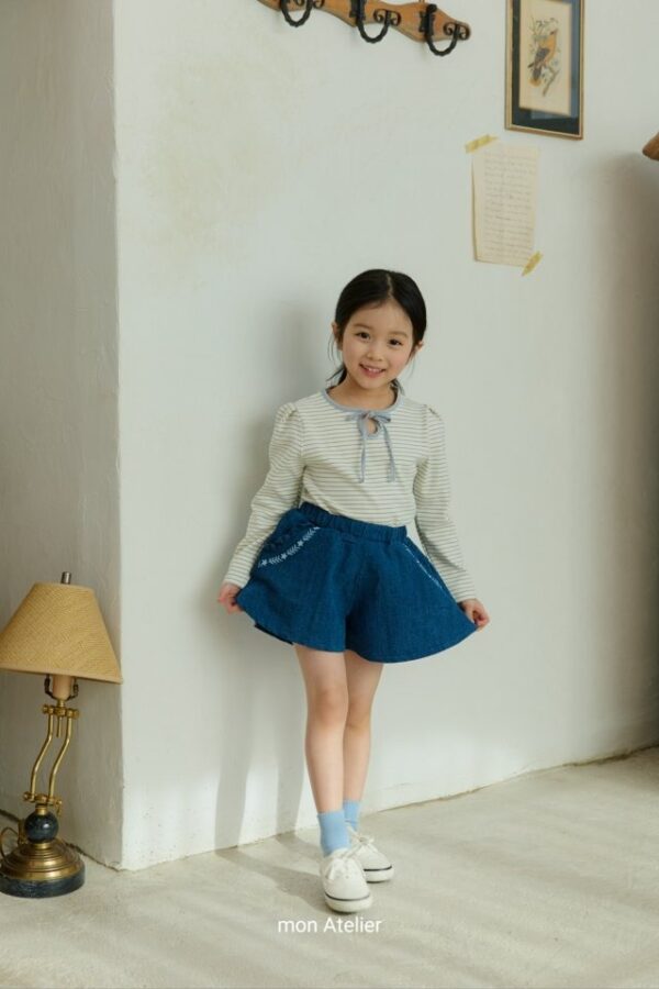 1D2B5FA8-B2CF-4937-9679-320C9E6F13A3 〖預購〗傘狀水洗丹寧短褲