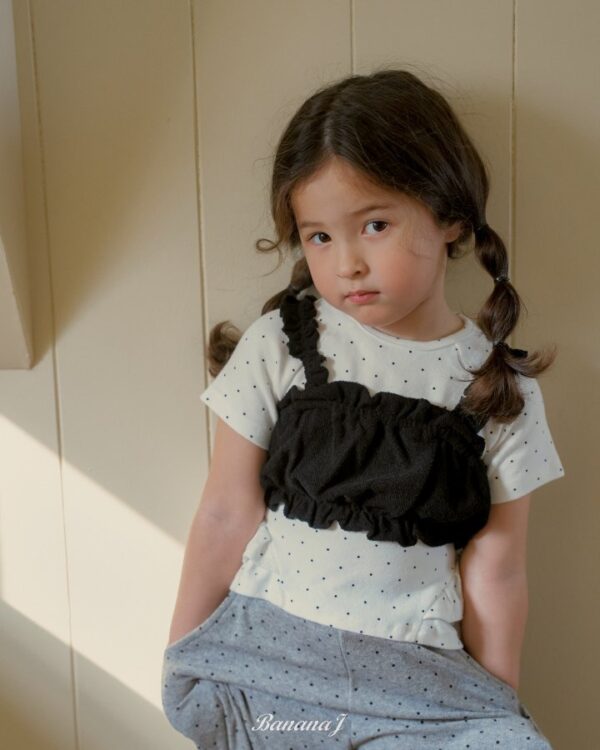 22B21753-F839-437E-9C2D-308630099976 〖預購〗Love Me 點點荷葉下擺上衣