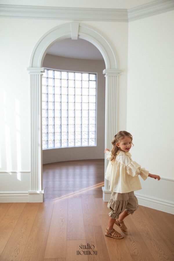 23DC0E69-BD8B-4A8F-B7A1-7488FEE977C2_1_105_c 〖預購〗透明日常光澤感上衣