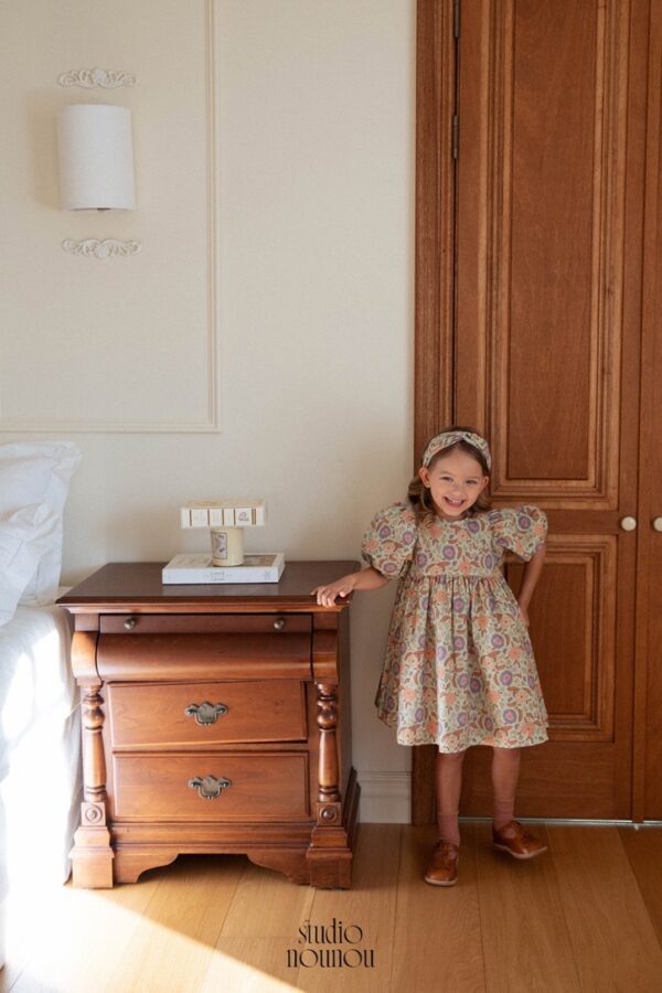 2A5194AB-6924-40C0-BB90-E09C2465B675_1_105_c 〖預購〗花序流轉澎袖洋裝