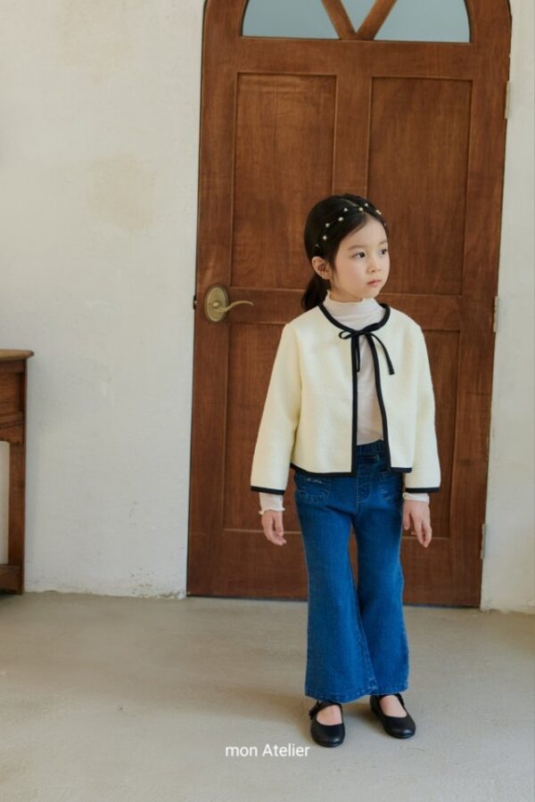 2F56A716-CD6B-4537-83C3-EFD0C91F0D39 〖預購〗經典剪影撞色蝴蝶結外套