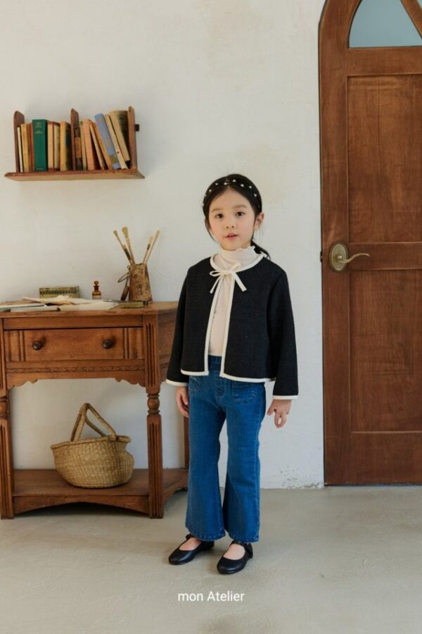 32C7683B-8733-42D4-8022-FE993A0858BF 〖預購〗經典剪影撞色蝴蝶結外套