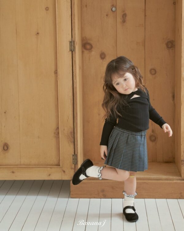 35A5F2B4-4783-4A7C-943E-CE33E2012AD9 〖預購〗摩亞法式經典百褶短褲裙