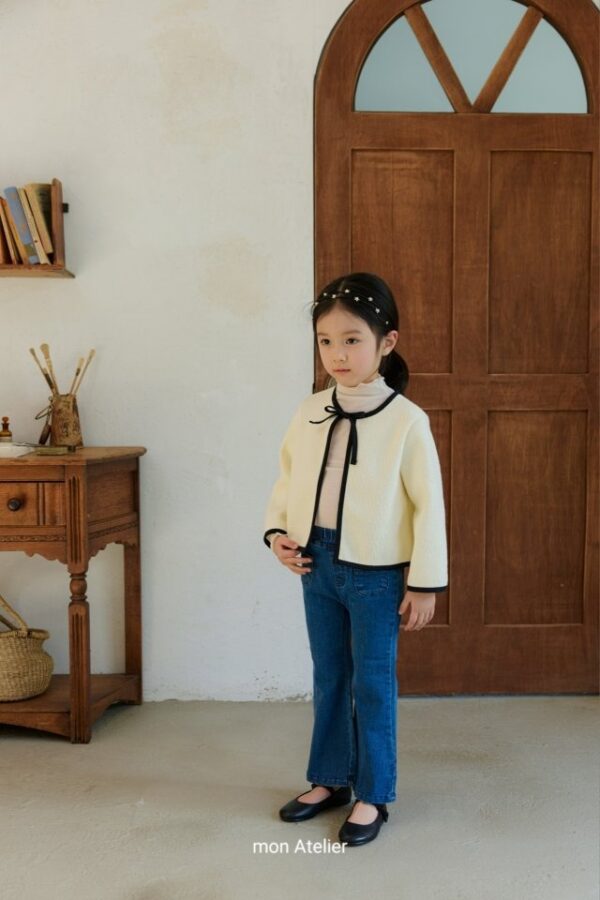 39AB15E9-9083-47CC-B0A8-2DEE91ACB010 〖預購〗經典剪影撞色蝴蝶結外套