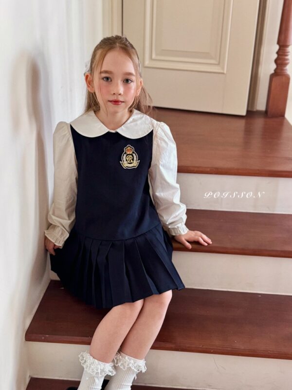 42E3397E-36A7-484F-BF62-A1E49ACC1444_1_105_c 〖預購〗經典學院藍百褶洋裝