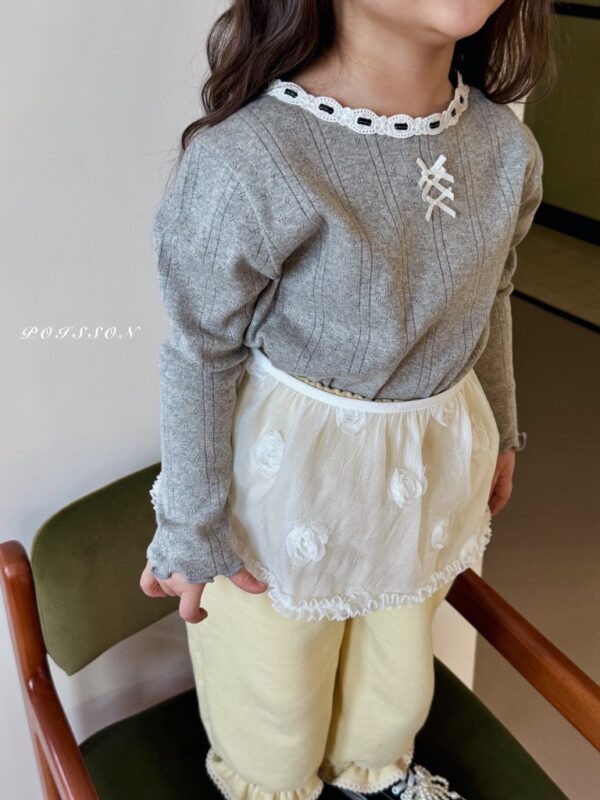 467F9B72-6EC2-45C1-983F-DEB4BD22FC0E_1_105_c 〖預購〗Mellow 蝴蝶結飾親膚上衣