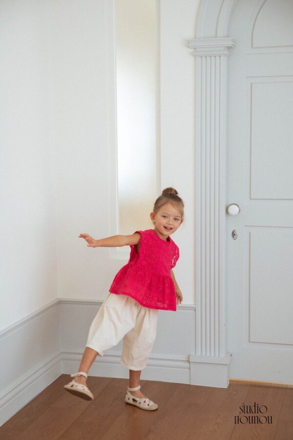 4F65ABEA-F1F5-498C-90FC-E9556045A843_1_105_c 〖預購〗粼粼氣泡鏤空上衣