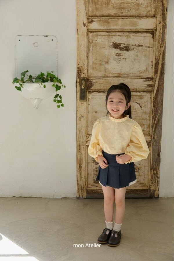 56341933-8861-4410-AAEA-AE7AFA689527 〖預購〗格紋序曲荷葉飾邊復古襯衫