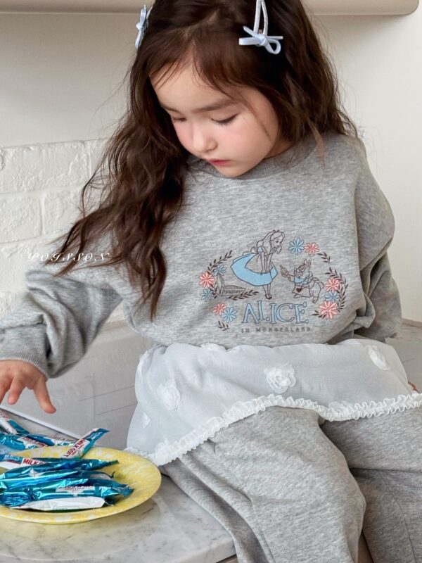 57AEDA6F-BCD6-442E-A99A-BC53F441E57D_1_105_c 〖預購〗Alice 夢遊仙境套裝