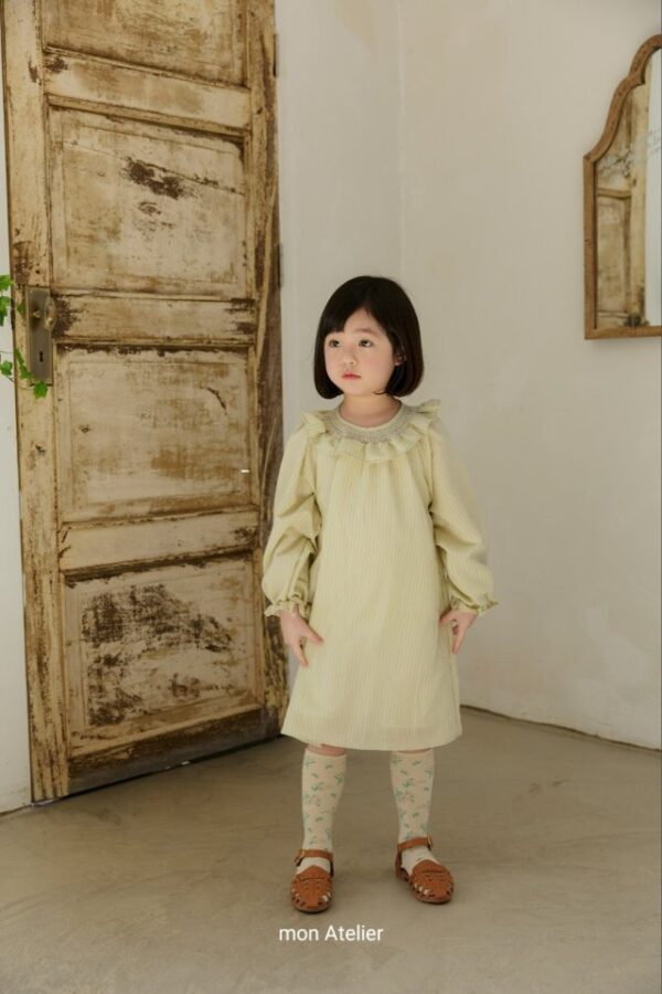 5A514B06-DC46-467A-836E-143C58BE8B24 〖預購〗日常春天洋裝