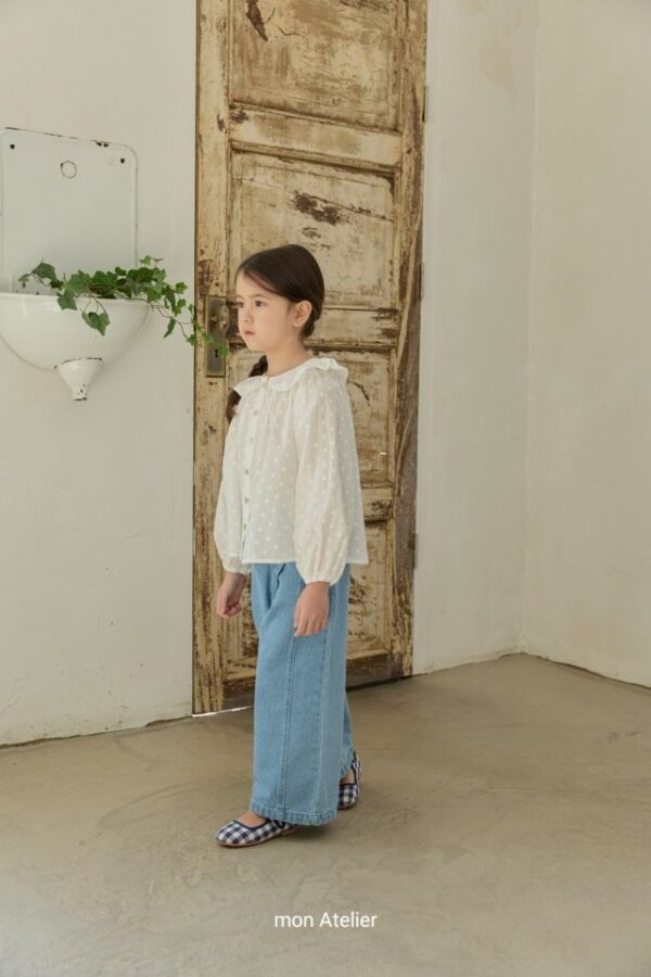 6045D755-1A99-4E12-B0DD-5C7A5EC3807F 〖預購〗花漾盛綻細膩上衣