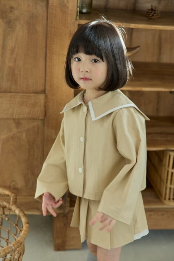 60A76FB2-DF41-4661-B6D6-EC90D0E6F6C7 〖預購〗蔚藍漫步海軍領質感外套