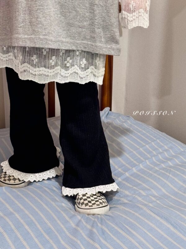 64DF4E0E-BD36-4FC6-9A30-5AB2EC668941_1_105_c 〖預購〗氣質蕾絲滾邊靴型褲