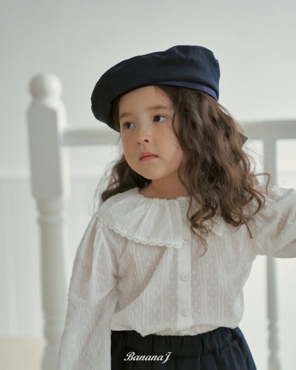 66995DD3-948B-40A9-9C6B-ADC83456B1EF 〖預購〗清新微光翻領柔霧襯衫