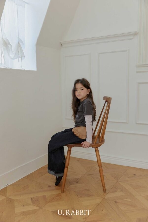 6C5F9178-9DF5-4424-8BF9-D8D55417214B 〖預購〗氧氣剪裁修身丹寧褲